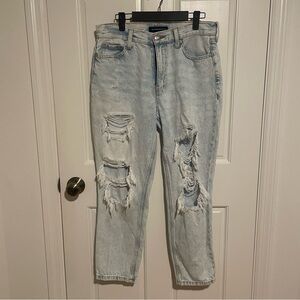 Aeropostale Mom Jean Size 8 Light Wash Ripped Jeans
